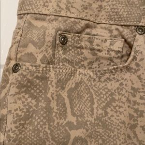 NYDJ Tan snakes skin pattern. Sz 12P